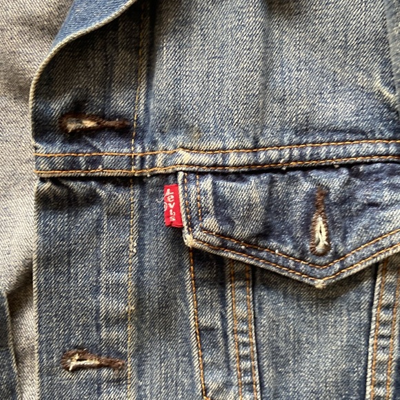 Levi’s Denim Jacket - Picture 3 of 5